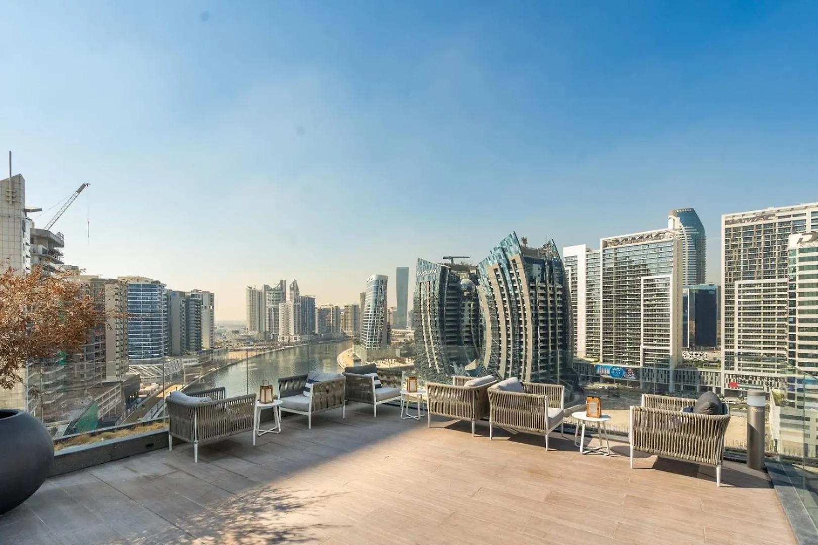 Guestready - Majestic Canal And Burj Khalifa View Dubai Apartment