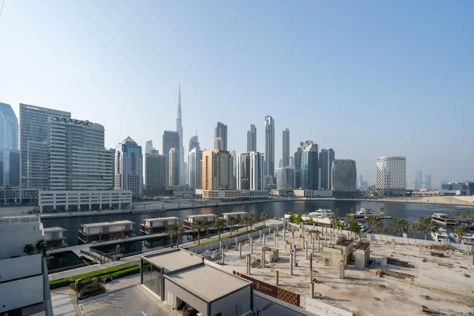 Guestready - Majestic Canal And Burj Khalifa View Dubai Apartment