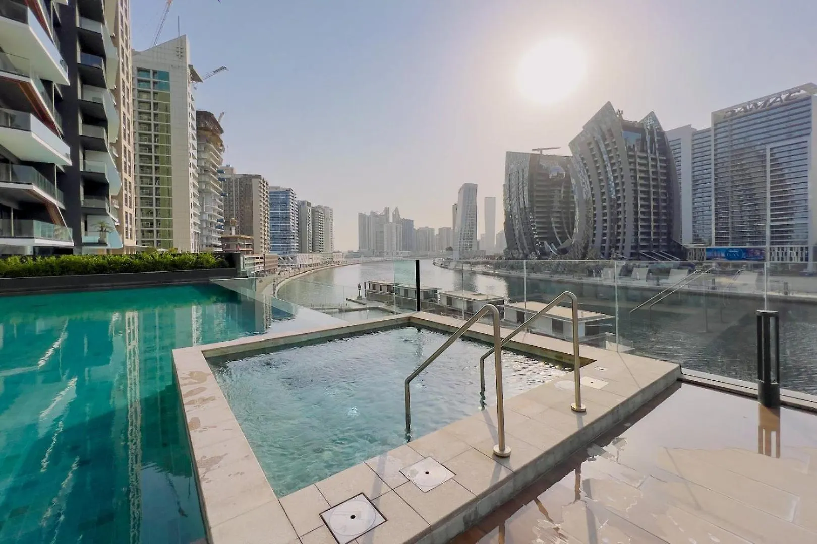 Guestready - Majestic Canal And Burj Khalifa View Dubai United Arab Emirates